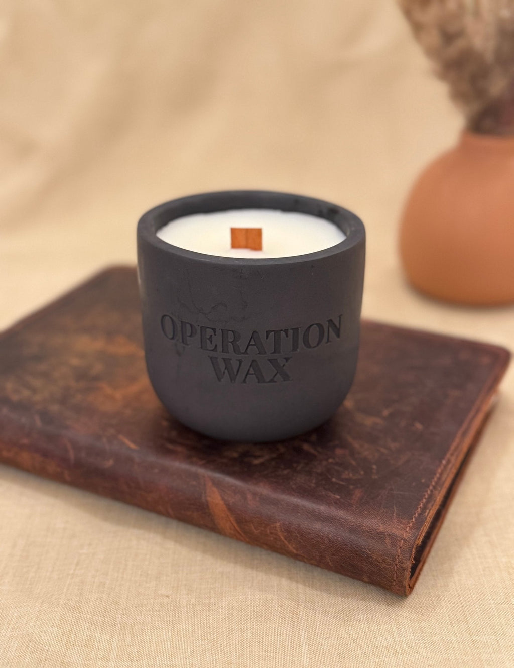White Tea & Aloe Scented Candle